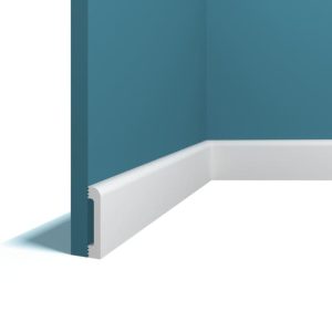 Плинтус напольный P67