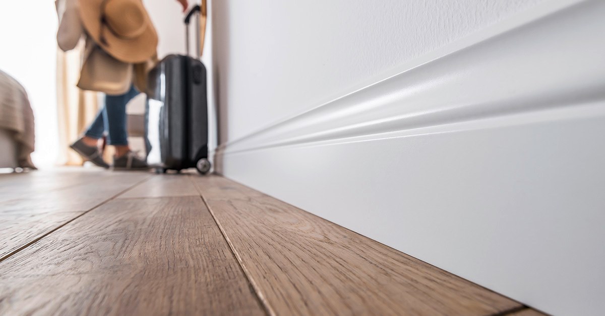 Профессиональная установка плинтуса: секреты и распространенные ошибки